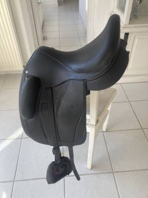 Selle de dressage forestier aachen 17 veau noir