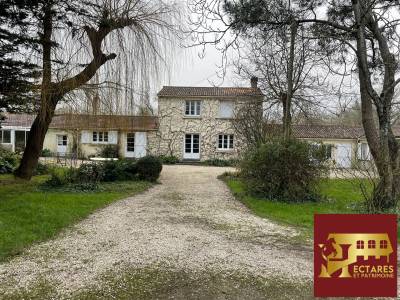 Maison machecoul , 240 m2, 12 hectares.