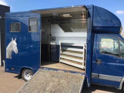 Camion 2 chevaux iveco 40c18 3,0 dci 180cv roue jumelée