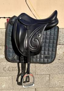 Selle de dressage 17,5 platinium