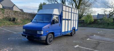 Camion 2 places + grande sellerie - J5 - 1992