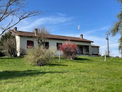 Propriété sur 9,5 ha idéale chevaux et gîte - périgord