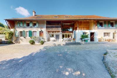 Magnifique ferme rénovée de 3 logements, stabulation