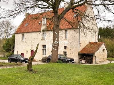 Rare: bastide de 3 hectares aux portes de falaise