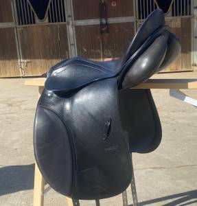 Selle de dressage. passier