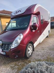 Camion à chevaux master renault stx