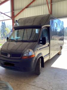 Camion vl 2 chevaux renault master mtm