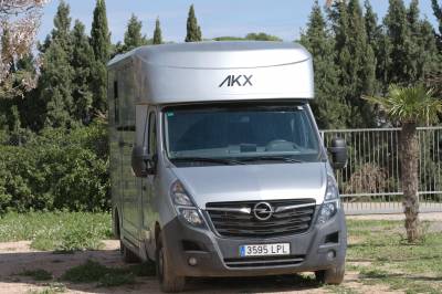 2021 AKX 2-Horse Truck (Opel Movano) – 41,000 km, Top C