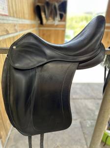 Selle de dressage childeric