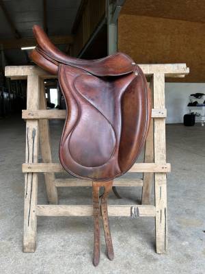 Belloir saumur dressage 17,5” marron