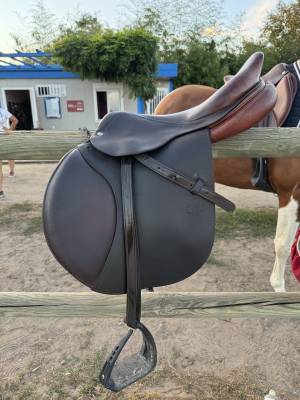Selle cwd taille 17,5 excellent état 