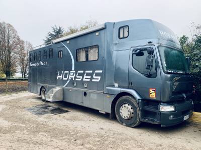 Camion chevaux 5places
