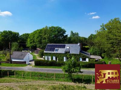 Propriété équestre de 2,6 hectares, maison 187 m2 et dépendances