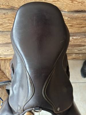 Selle 16’ excellent état 