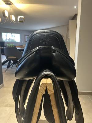 Selle dressage cuir noir bliss of london
