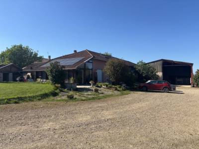 Propriété équestre de 186 m² sur 2.18ha.