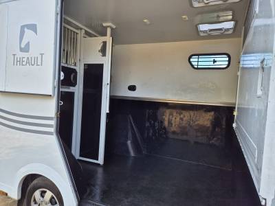 Camion vl theault stalles