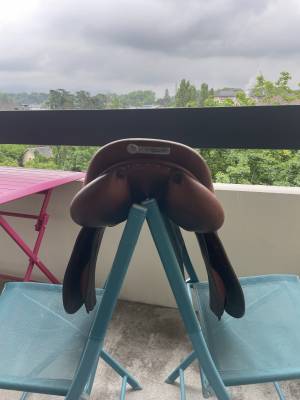 Selle de saut butet 17,5
