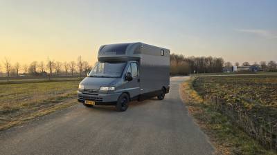 Peugeot paardenwagen nieuwstaat aluminium opbouw