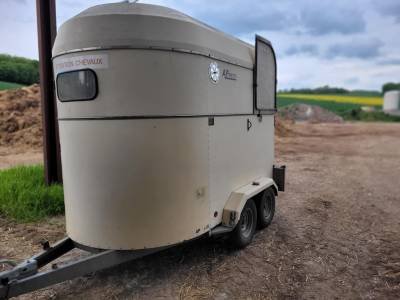 Vends van tracté 2 chevaux 