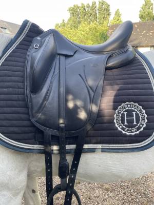 Selle dressage makila lab 17