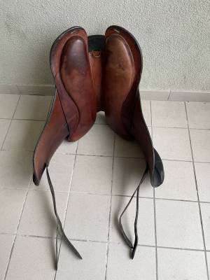 Selle forestier modèle trec 17 pouces