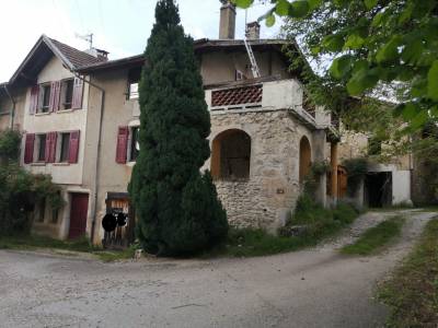 Belle maison rénovée de 138m² grange, écurie & parc
