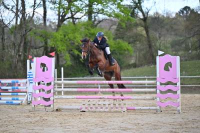Ponette 6 ans prête sur 110cm