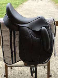 Selle de dressage forestier aachen 17