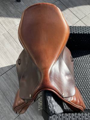 Selle forestier tres bon état   taille 16,5 