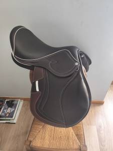 Selle d'obstacle ekus f3 neuve