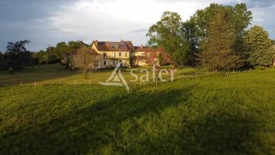 Propriété de caractère avec gîtes et 125 hectares