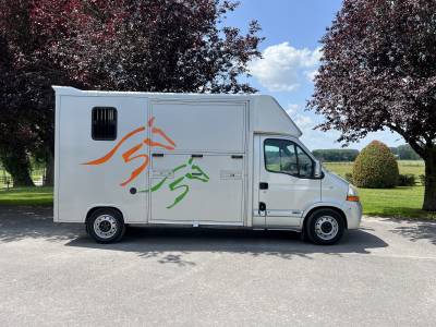 A vendre – camion chevaux vl – renault master