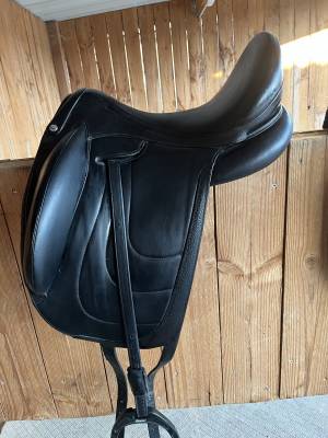 Sella da dressage devoucoux  17.5