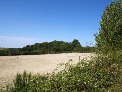 Propriété équestre de 18 ha avec écuries 