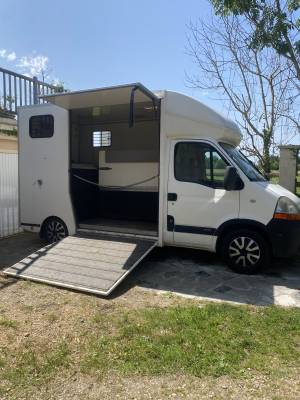Location van 2 chevaux avec chauffeur