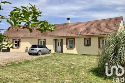 Equestrian property orne