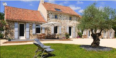 Longère de 240 m2 avec 8 Hectares