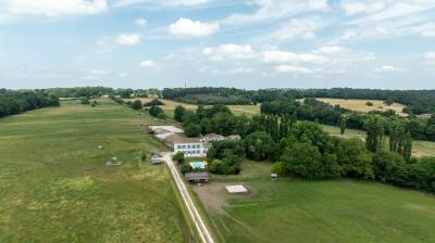 A 5 min de Montendre, sur 45 hect, propriété équestre