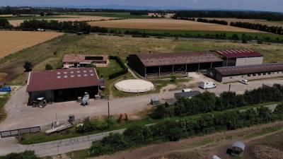 Etablissement equestre en activite - aux portes de lyon