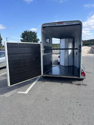 Van deux places, cheval liberté, modèle touring