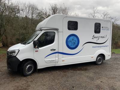 Kleine paardenvrachtwagen (B rijbewijs) Renault Master 2022 Tweedehands