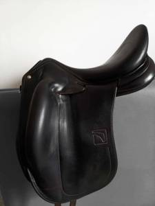 Sella da dressage childeric 17.5
