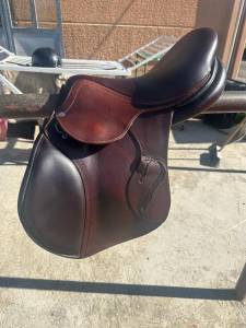 Vendo sella antarès semi nuova