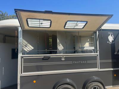 Horse trailer fautras 3 stalls 2024 used