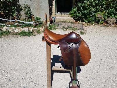 Sella da salto ostacoli butet 17.5