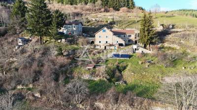 AUTHENTIQUE DOMAINE ARDECHOIS DE 54HA