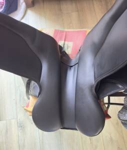 Selle dressage thorowgood t4 haut garrot 