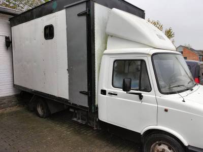 Camionnette pour le transport des chevaux : 30 €