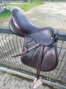 à vendre : selle équipe évolution spéciale – 17,5 pouc